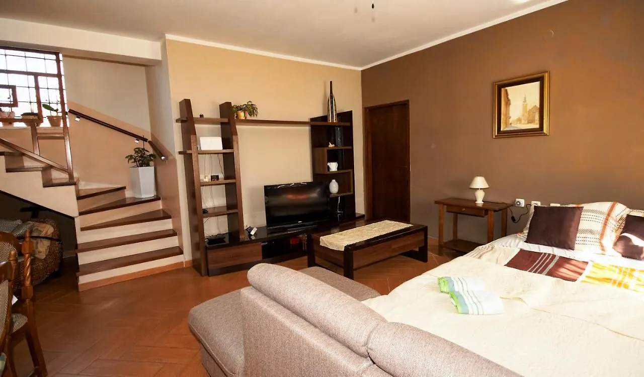 Green House Apartment Pula 0*,