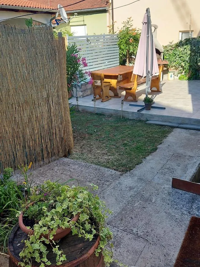 Green House Apartment Pula 0*,  Croatia